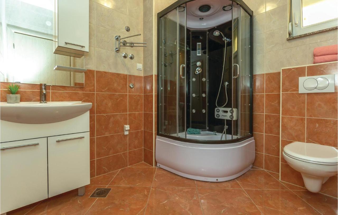 Amazing Apartment In Krvavica With Wifi Eksteriør bilde